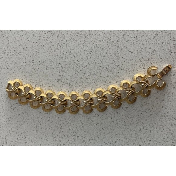 Vtg Crown Trifari 50s 60s Scrolled Florentine Matte Gold Tone Bracelet Fleur de - Picture 1 of 15